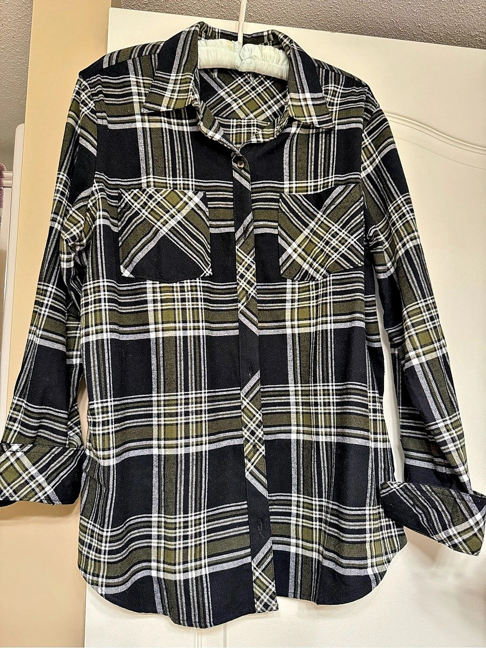 Plaid Cotton Button Down in Black & Green Size large
